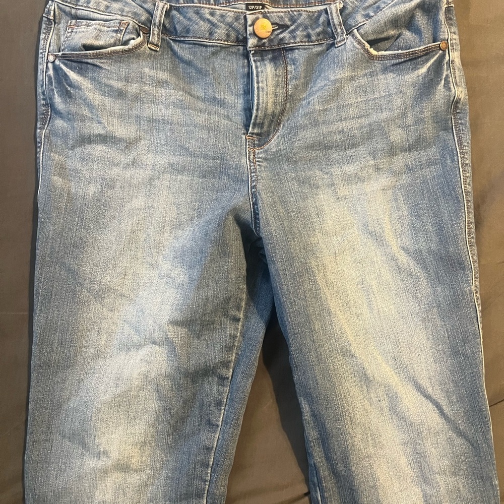 1822 Women’s Denim Blue Straight Leg Jeans Classic Style